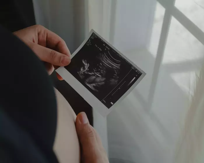بررسی رشد و سلامت جنین