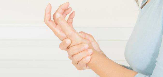 بی‌حسی و گزگز انگشتان دست در بارداری چه علتی دارد؟