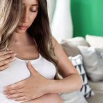 ترشح شیر در بارداری آیا طبیعی است؟ چه زمانی نیاز به بررسی دارد؟